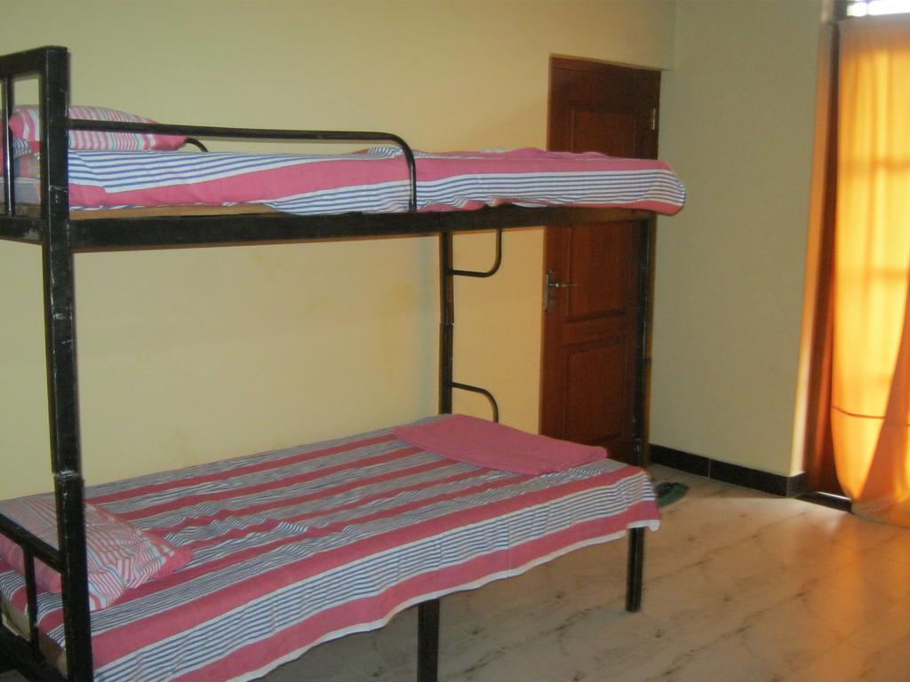 Aurora - Negombo Budget Hostel Ruang foto