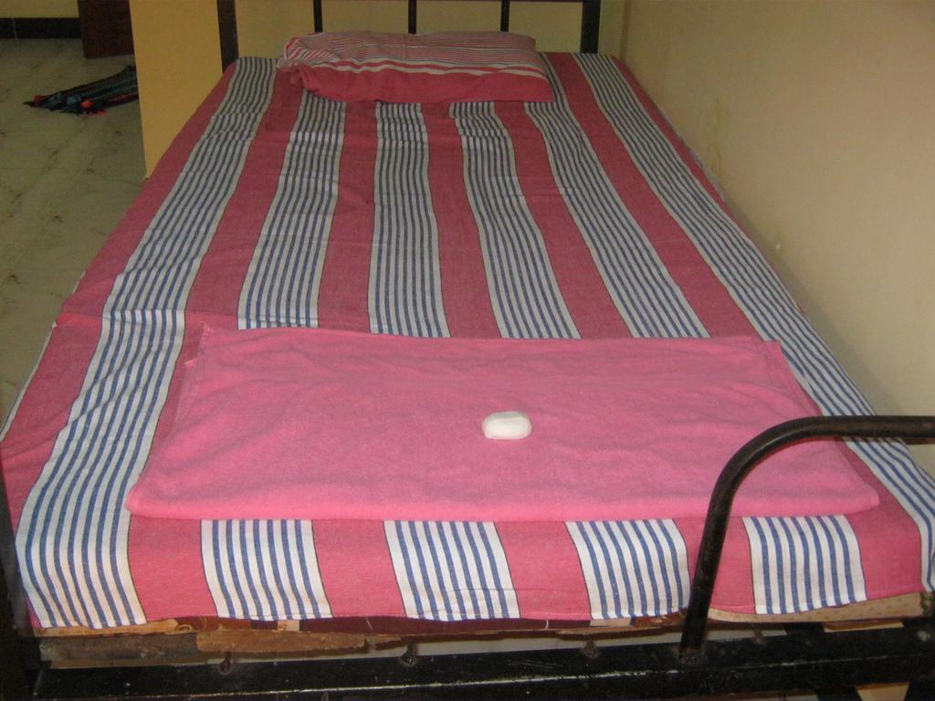 Aurora - Negombo Budget Hostel Ruang foto