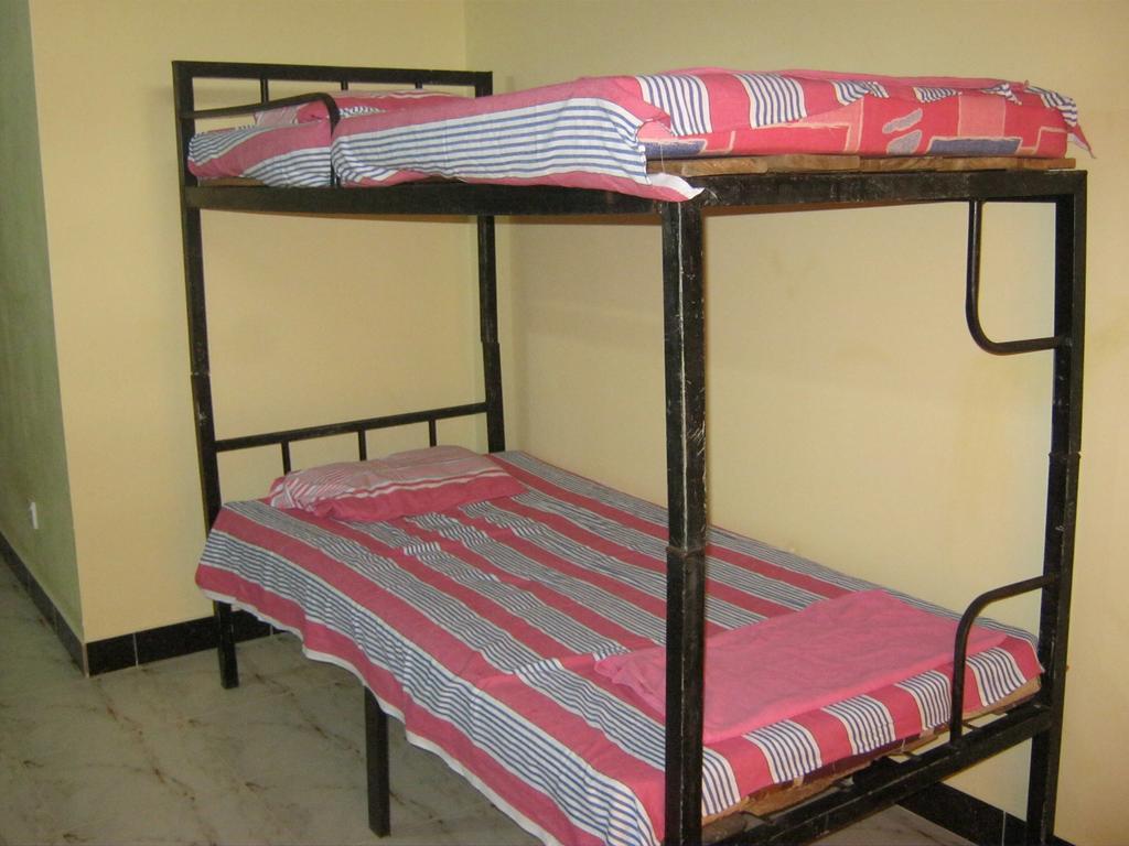 Aurora - Negombo Budget Hostel Ruang foto