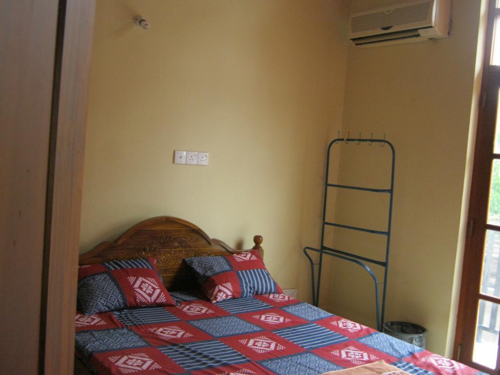 Aurora - Negombo Budget Hostel Ruang foto
