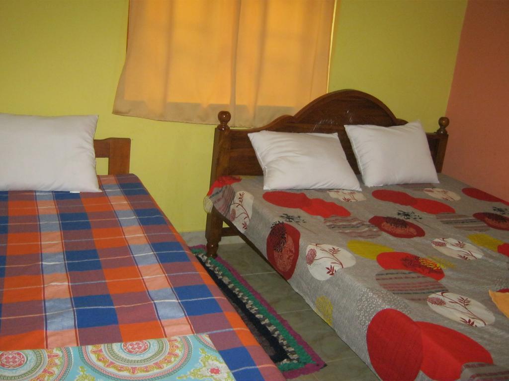 Aurora - Negombo Budget Hostel Ruang foto