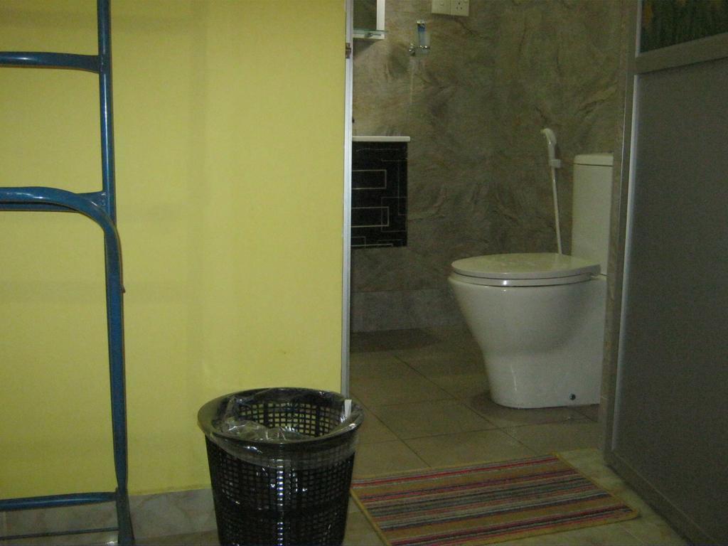 Aurora - Negombo Budget Hostel Ruang foto