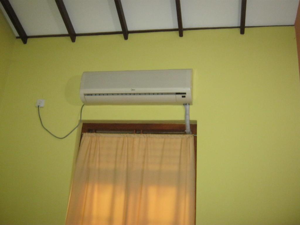 Aurora - Negombo Budget Hostel Ruang foto