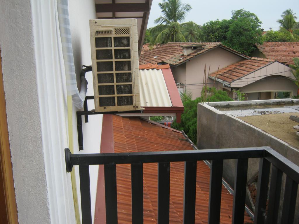 Aurora - Negombo Budget Hostel Ruang foto