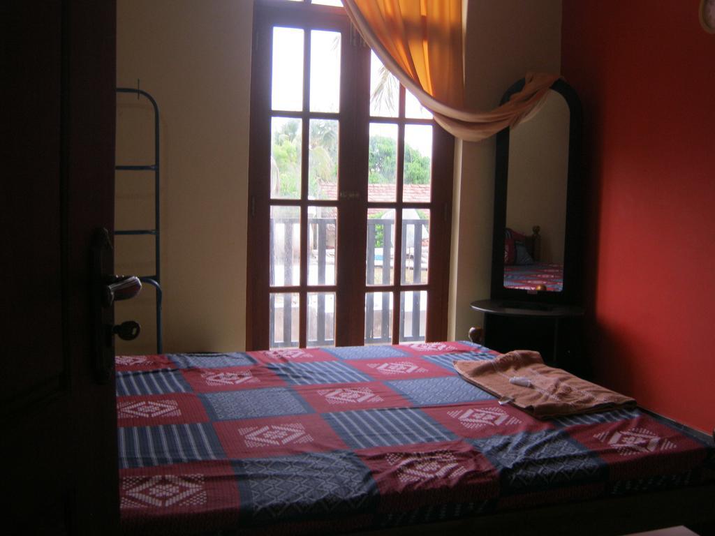 Aurora - Negombo Budget Hostel Ruang foto