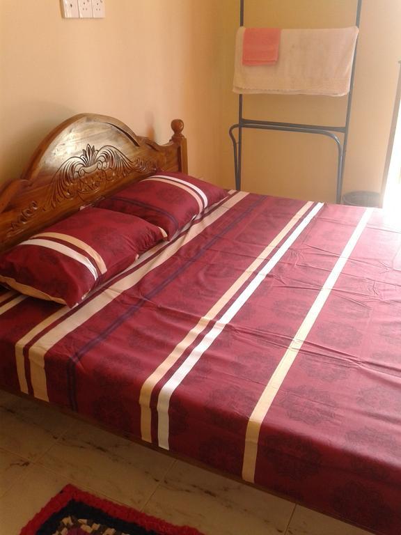 Aurora - Negombo Budget Hostel Ruang foto